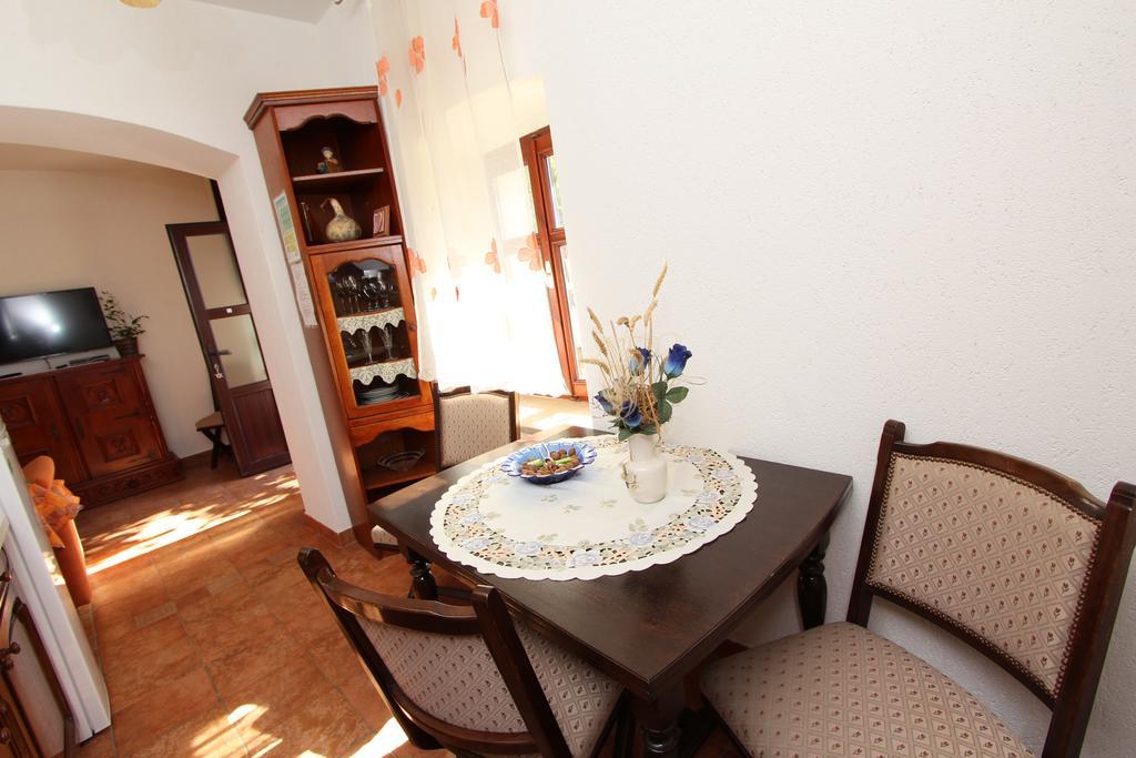 Apartments Giorgia ロヴィニ エクステリア 写真